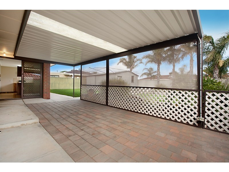 14 Scottsglade Road, Christie Downs SA 5164