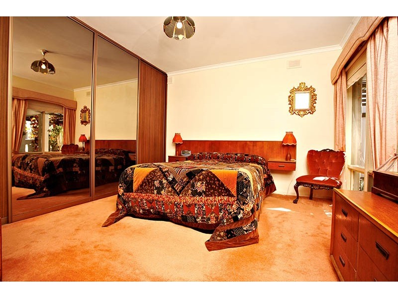 26 Candover Crescent, Huntfield Heights SA 5163