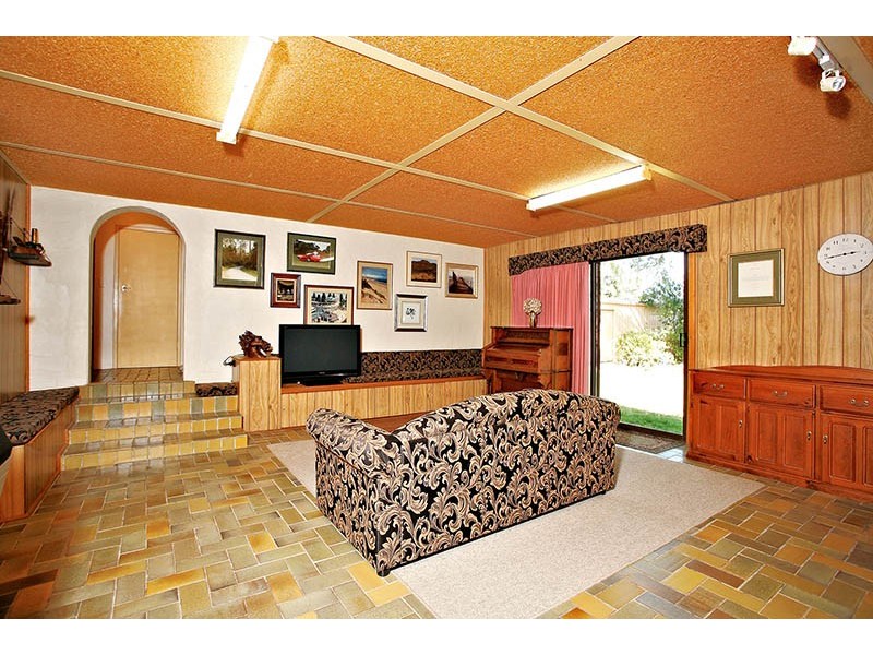 26 Candover Crescent, Huntfield Heights SA 5163