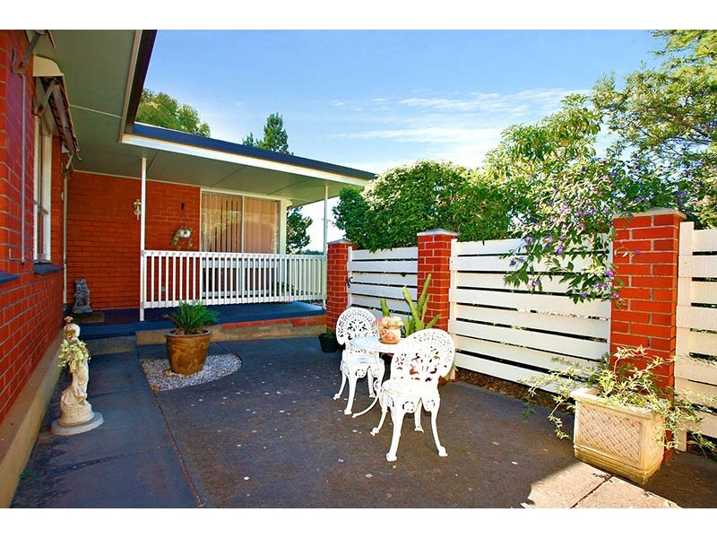 5 Valleyview Crescent, Hackham West SA 5163