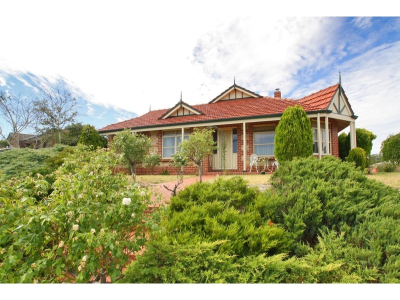 1 Highfield Drive, Aberfoyle Park SA 5159