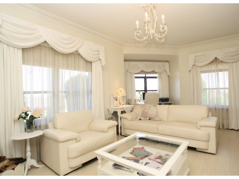 1 Highfield Drive, Aberfoyle Park SA 5159