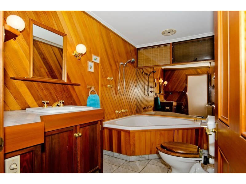 17 Darwendale Street, Huntfield Heights SA 5163