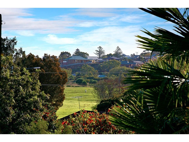 2 Allanton Avenue, Port Noarlunga SA 5167