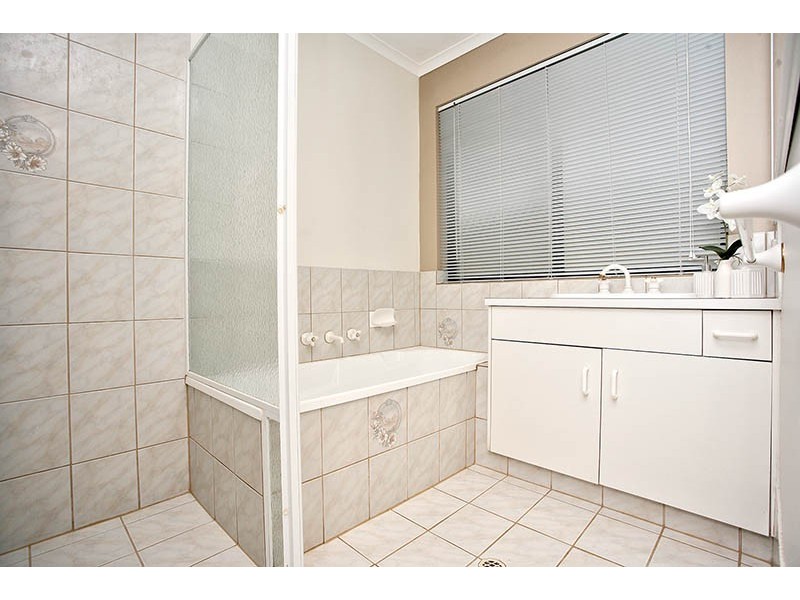 3 Jutland Parade, Woodcroft SA 5162