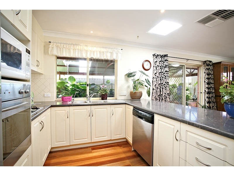 32 Sovereign Drive, Woodcroft SA 5162