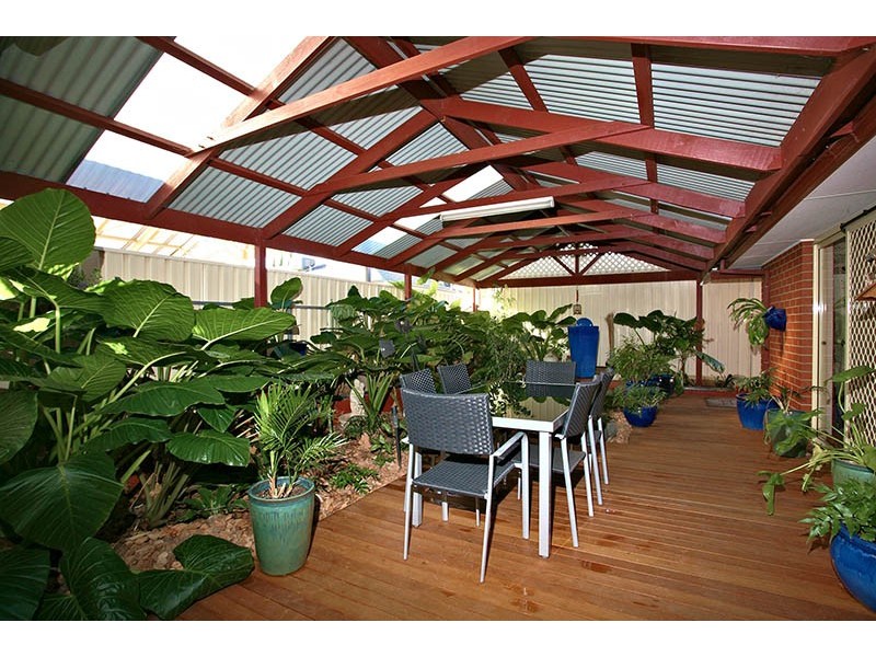 32 Sovereign Drive, Woodcroft SA 5162