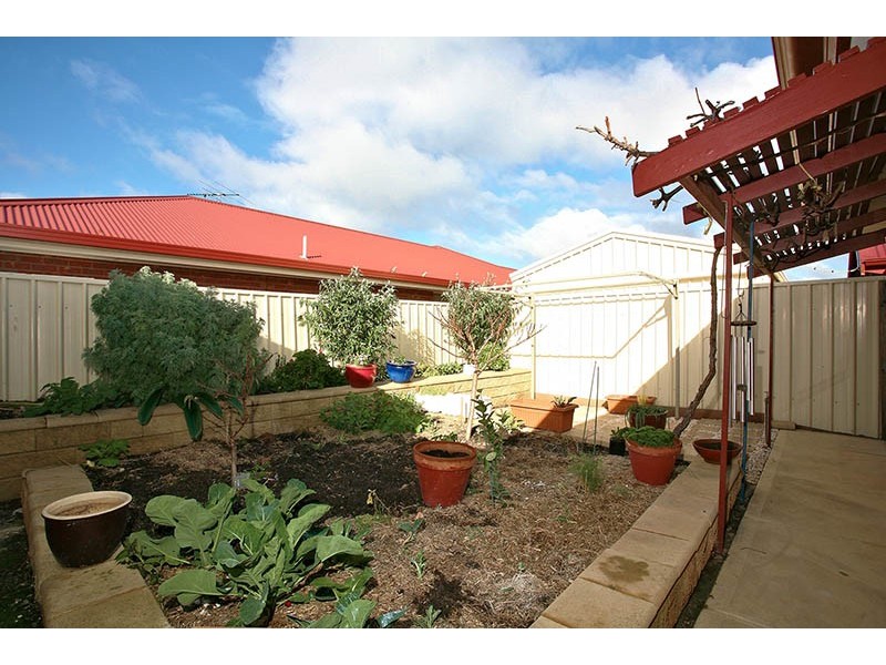 32 Sovereign Drive, Woodcroft SA 5162