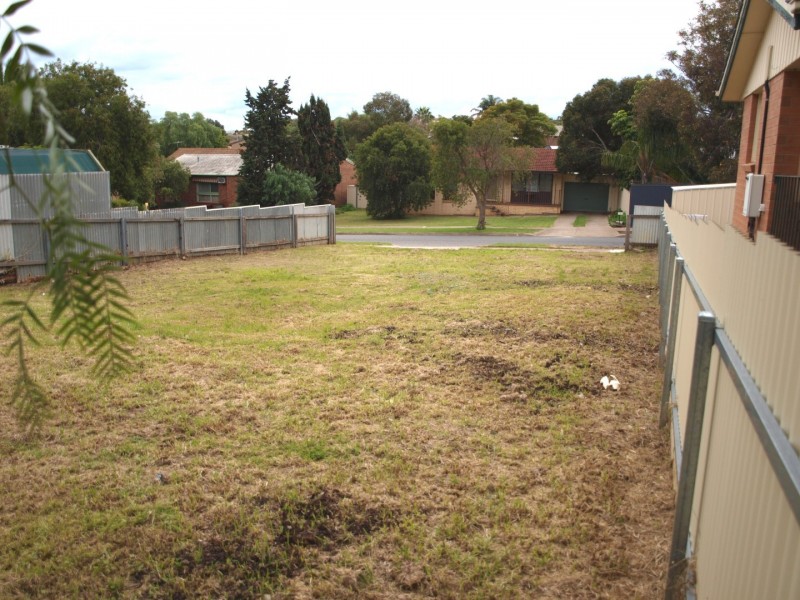 2 Owen Court, Christie Downs SA 5164