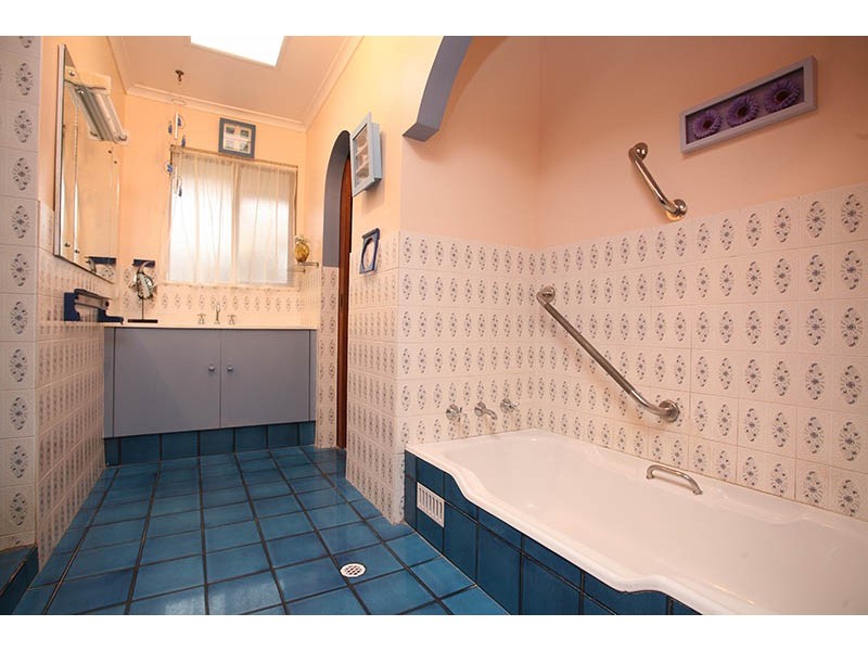 4 Serica Street, Hallett Cove SA 5158