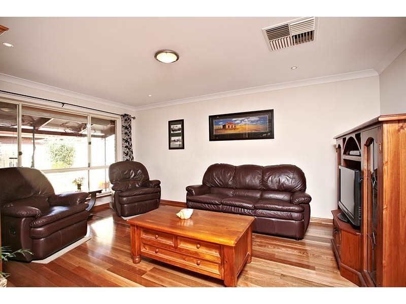 32 Sovereign Drive, Woodcroft SA 5162