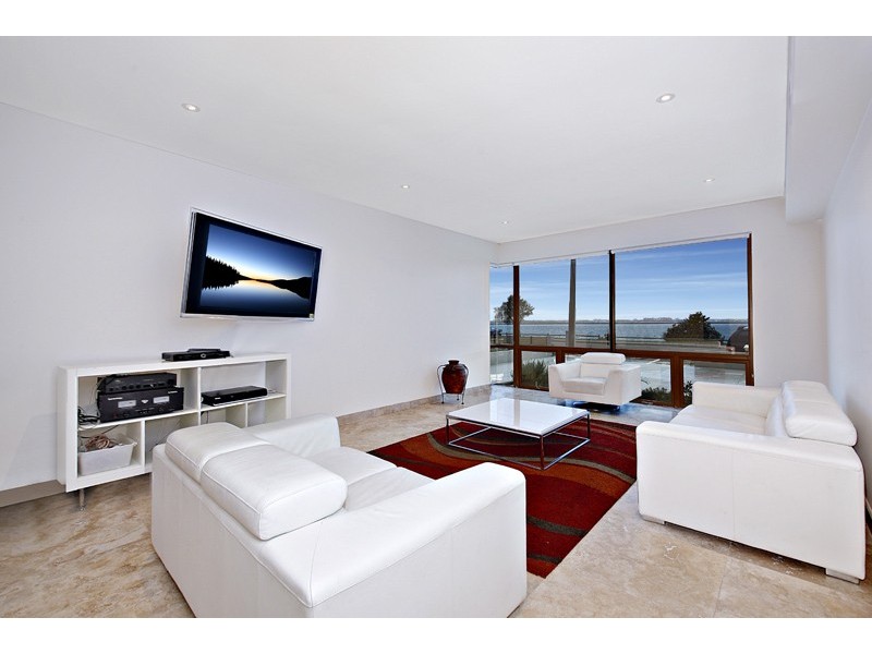 6  The Grand Pde, Brighton-le-sands NSW 2216