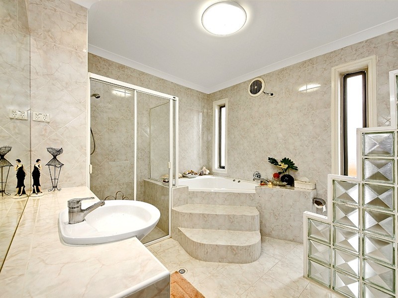 85 Woodlands Road, Taren Point NSW 2229