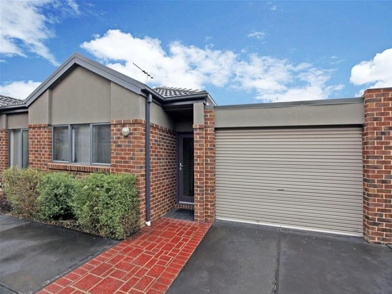 2/37 Cash Street, Kingsbury VIC 3083