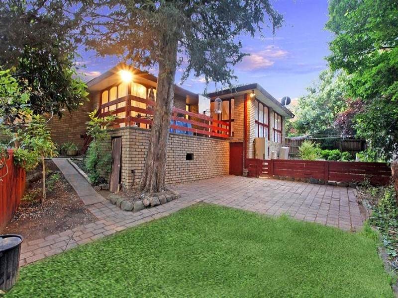 5 Delpura Glen, Greensborough VIC 3088