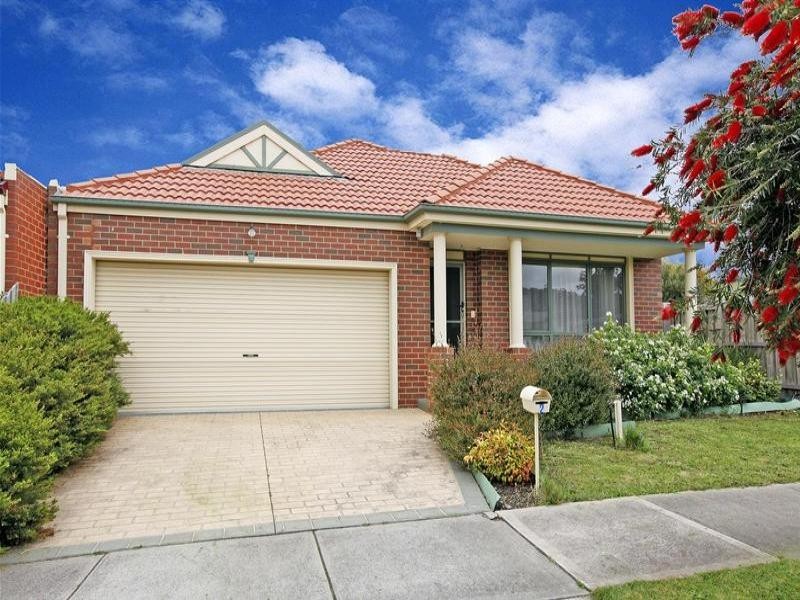 2 Pretty Valley Grove, South Morang VIC 3752