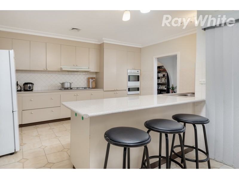 3 Buckmaster Drive, Mill Park VIC 3082
