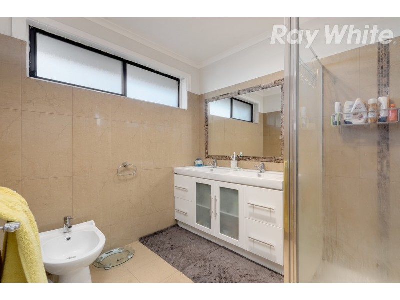 3 Buckmaster Drive, Mill Park VIC 3082