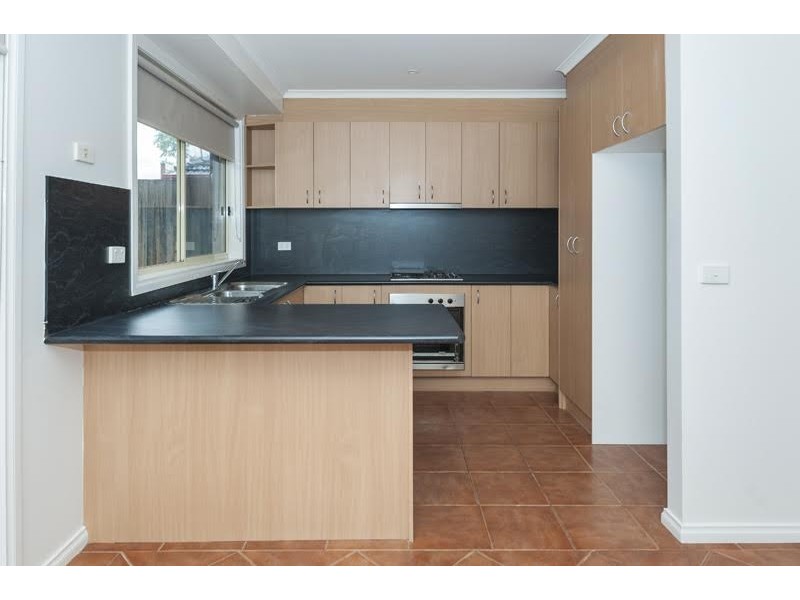 2A Parkland Grove, Kingsbury VIC 3083