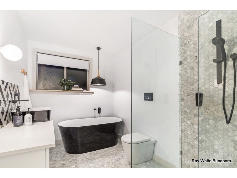 2/132 Hoffmans Road, Essendon VIC 3040