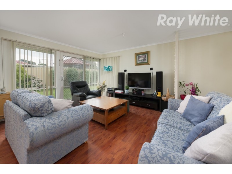 4 Linton Way, Meadow Heights VIC 3048