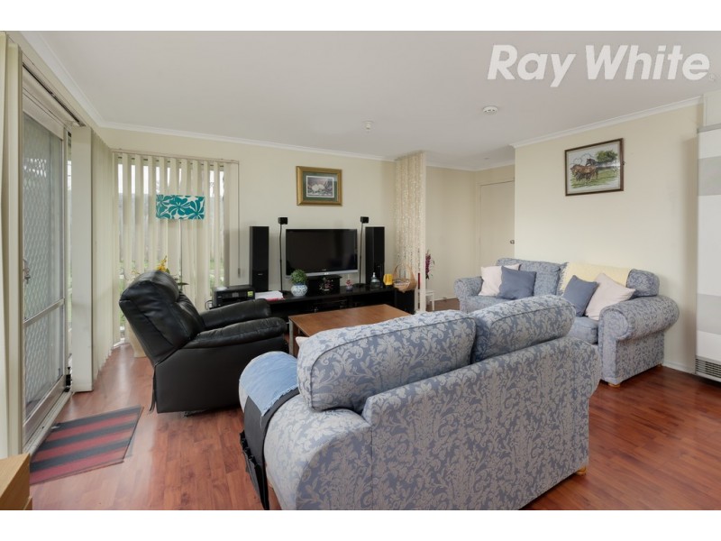 4 Linton Way, Meadow Heights VIC 3048