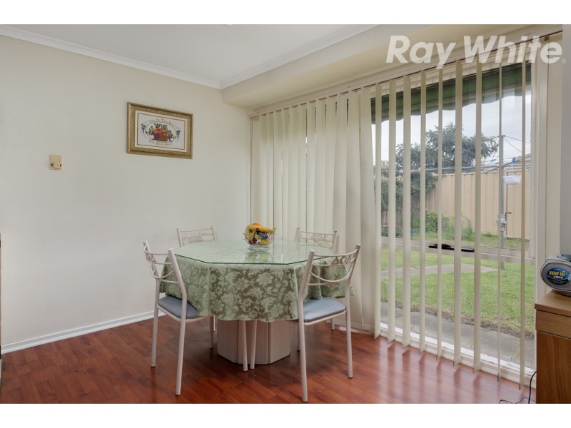4 Linton Way, Meadow Heights VIC 3048