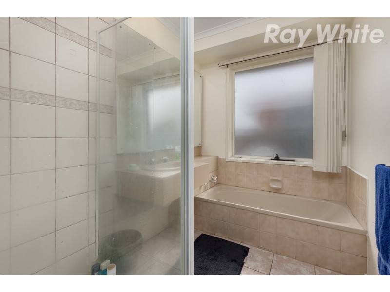 4 Linton Way, Meadow Heights VIC 3048