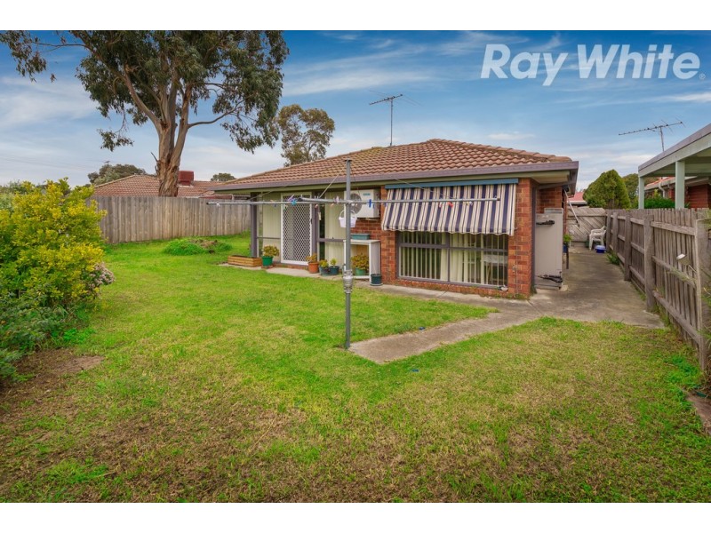 4 Linton Way, Meadow Heights VIC 3048