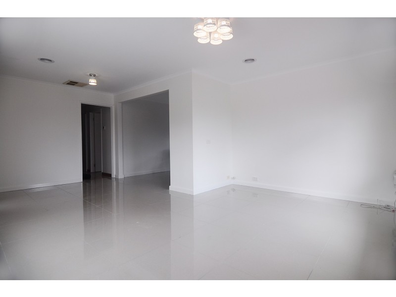 40 Madigan Crescent, Mill Park VIC 3082