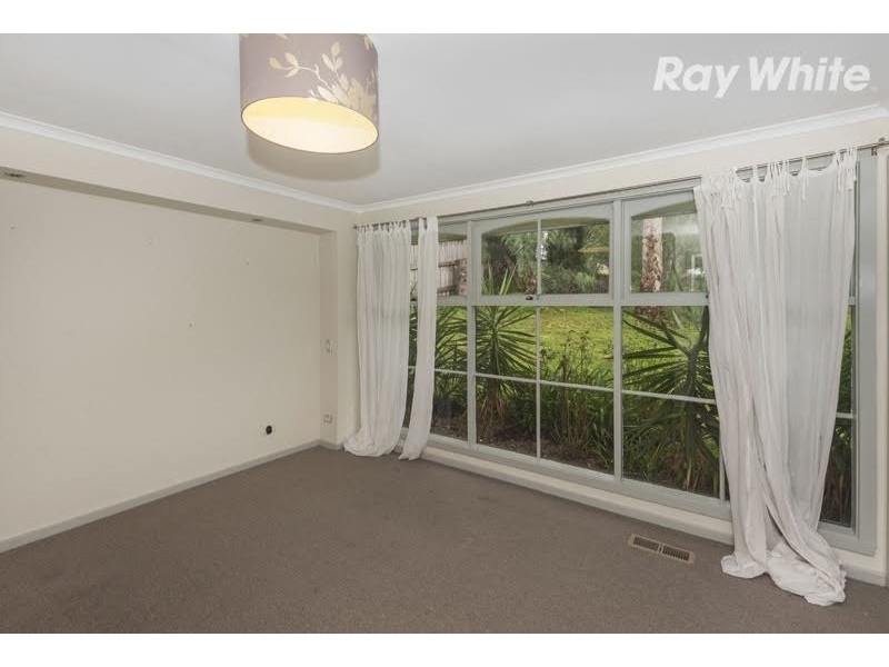 124 St Helena Road, Briar Hill VIC 3088
