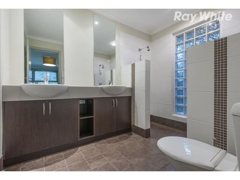 124 St Helena Road, Briar Hill VIC 3088