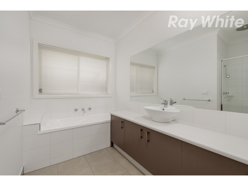 43 Mac Knight Wynd, Doreen VIC 3754