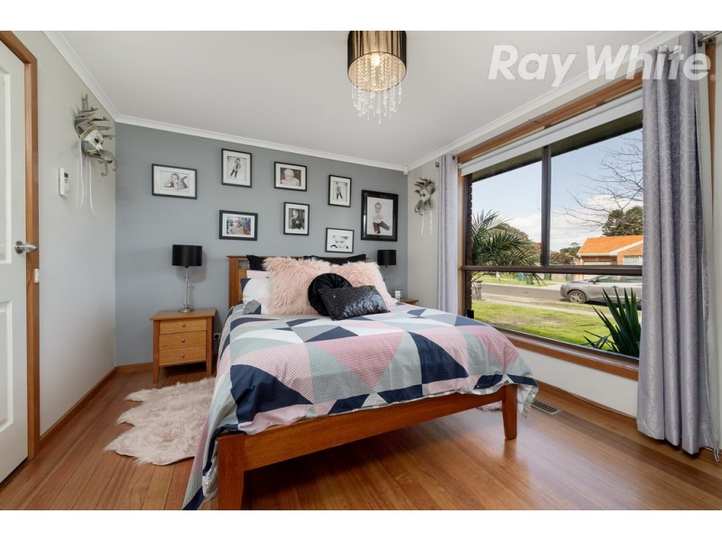 18 Christie Avenue, Mill Park VIC 3082