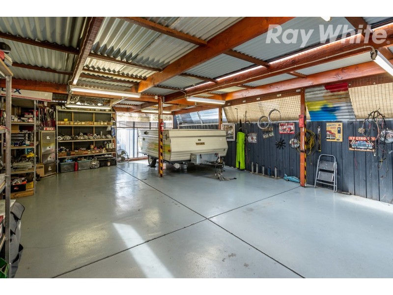 18 Christie Avenue, Mill Park VIC 3082