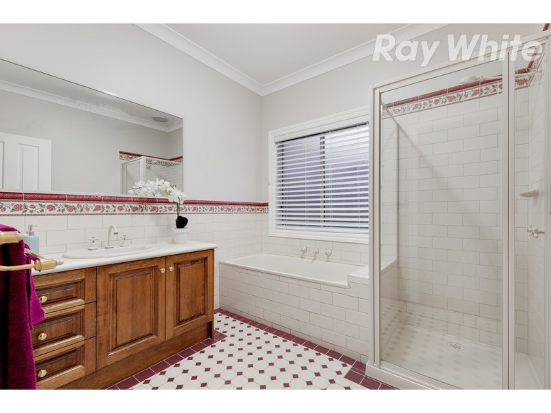 22 Sandpiper Way, South Morang VIC 3752