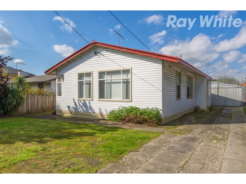 18 Boldrewood Parade, Reservoir VIC 3073