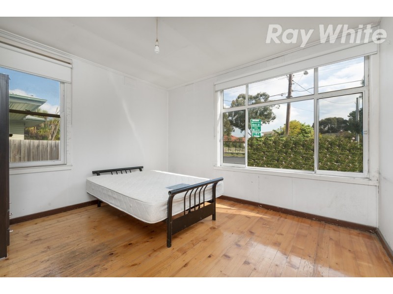 18 Boldrewood Parade, Reservoir VIC 3073