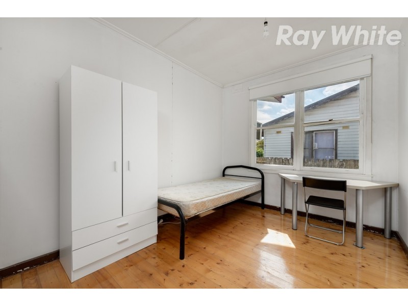 18 Boldrewood Parade, Reservoir VIC 3073