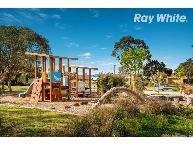 7 Golf Avenue, Kingsbury VIC 3083