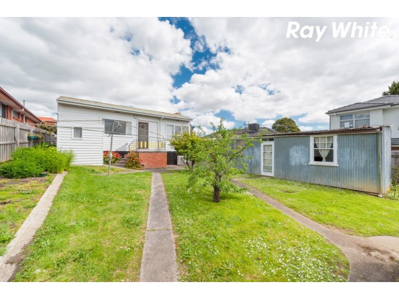20 Cherry Orchard Rise, Box Hill North VIC 3129