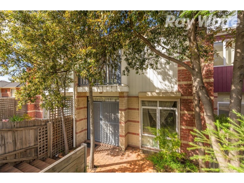 2/121 Grange Boulevard, Bundoora VIC 3083