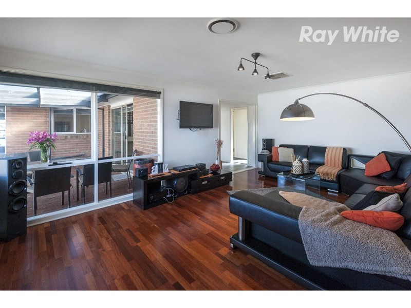 12 Fairwyn Close, Mill Park VIC 3082