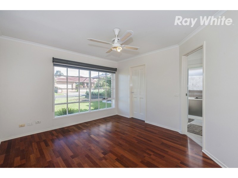 12 Fairwyn Close, Mill Park VIC 3082