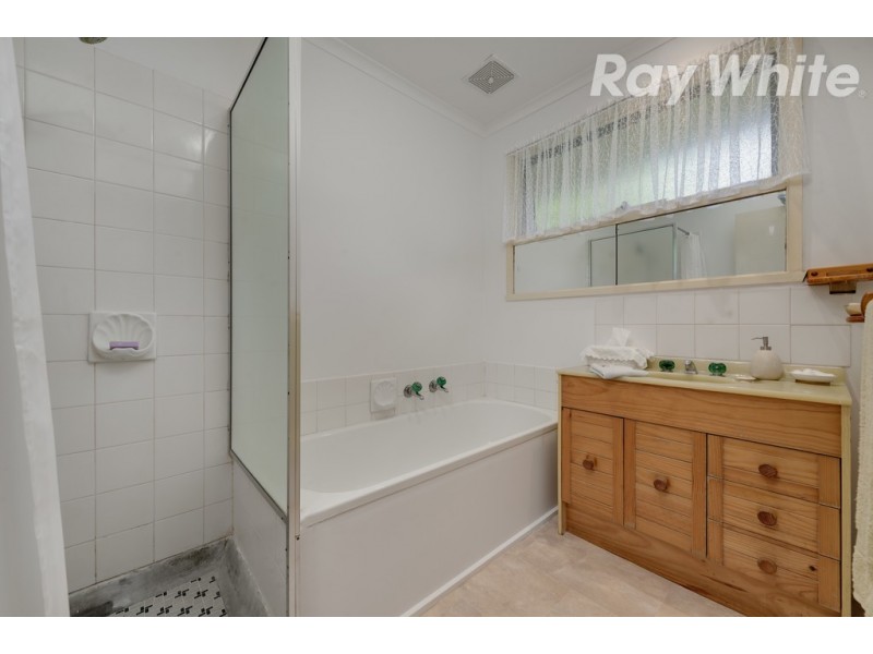 4 Neilsen Crescent, Bundoora VIC 3083
