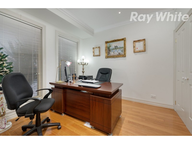 13 Parkside View, South Morang VIC 3752