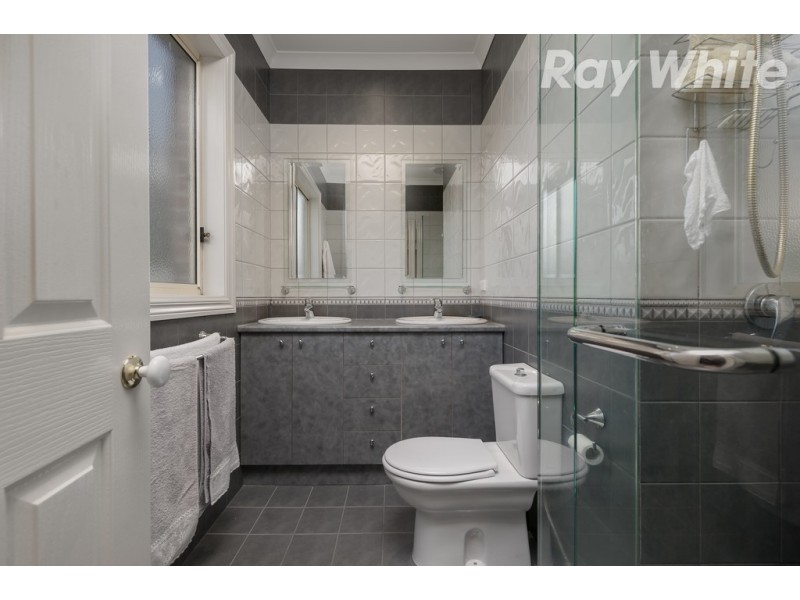 13 Parkside View, South Morang VIC 3752