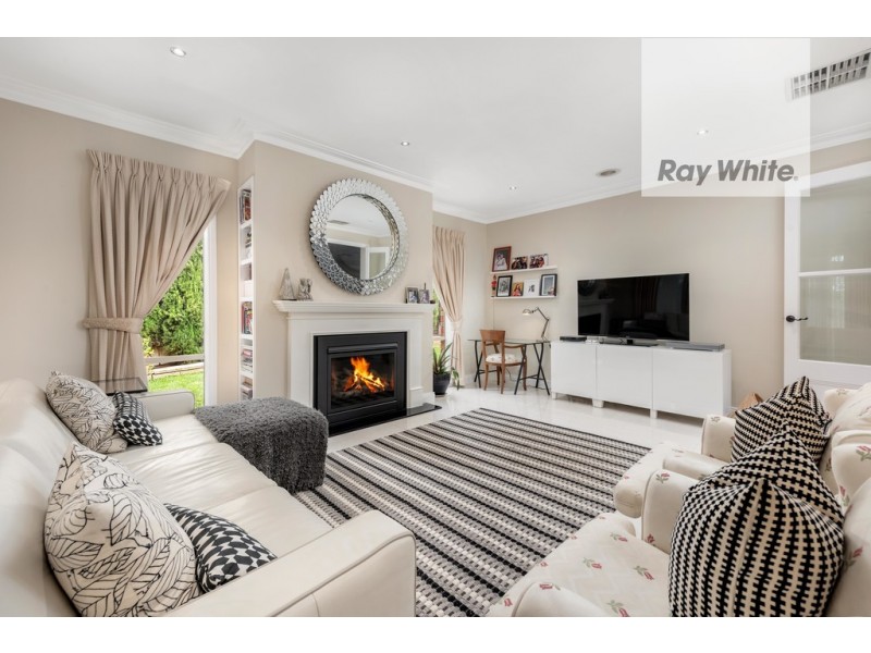 13 Ward Drive, Mill Park VIC 3082