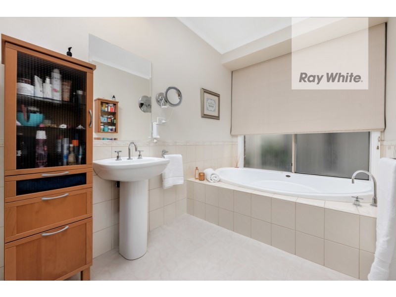 13 Ward Drive, Mill Park VIC 3082