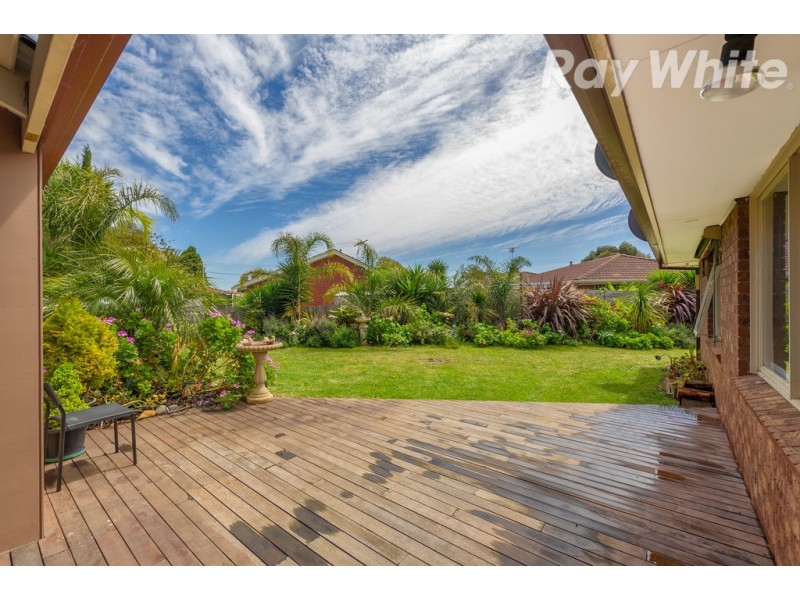 4 Denham Place, Mill Park VIC 3082